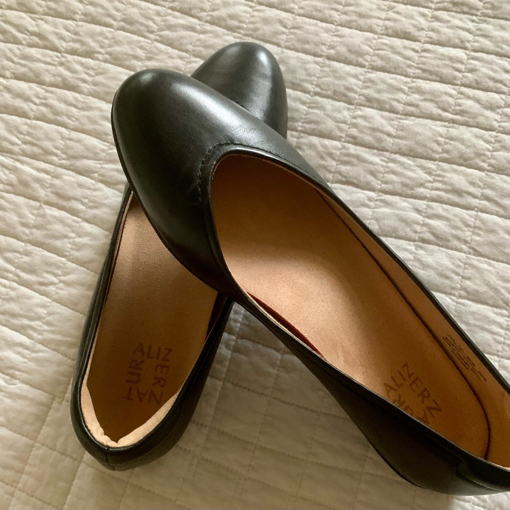 Brand new NATURALIZER Ballet Flats